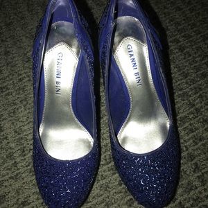 Gianni Bini blue heels